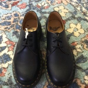 Brand new, never worn doc marten oxfords (black)